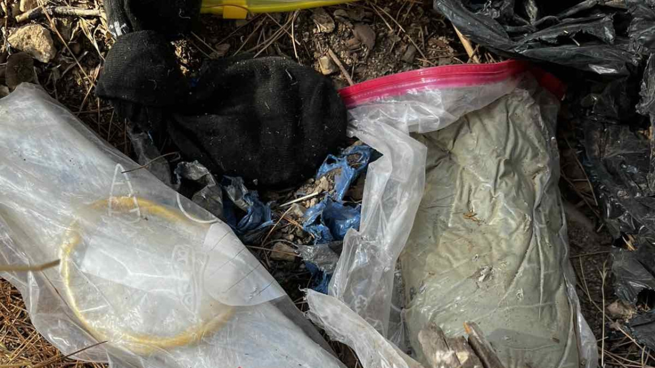 Δείτε φωτογραφίες με τα εκρηκτικά που εντοπίστηκαν στην Πανεπιστημιούπολη Ζωγράφου
