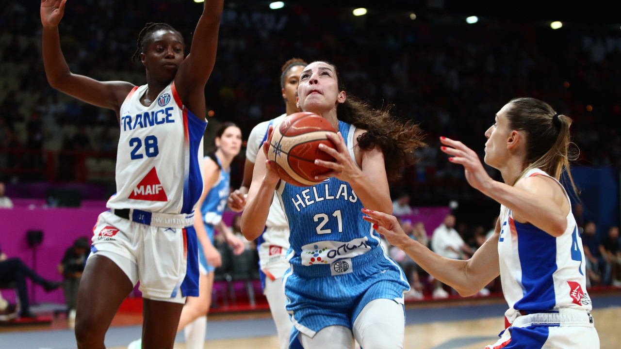 Eurobasket Γυναικών: Η Εθνική παραδόθηκε με 92-56 στην ανωτερότητα της Γαλλίας Eurobasket Γυναικών: Η Εθνική παραδόθηκε με 92-56 στην ανωτερότητα της Γαλλίας