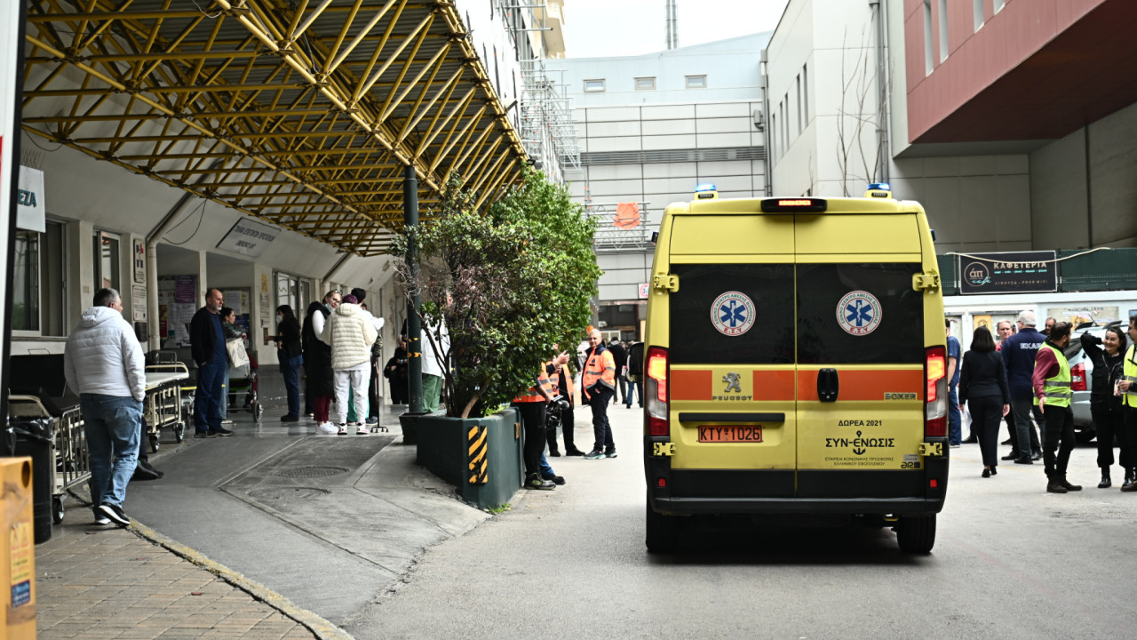 Γεωργιάδης: Άγνωστοι έκοψαν τα καλώδια των κλιματιστικών μονάδων στον Ευαγγελισμό Γεωργιάδης: Άγνωστοι έκοψαν τα καλώδια των κλιματιστικών μονάδων στον Ευαγγελισμό