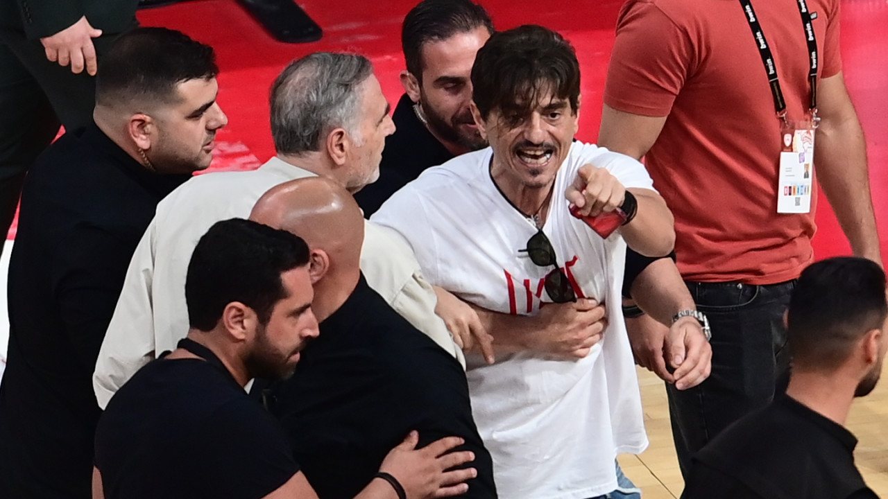 Αποχώρησε ο Γιαννακόπουλος από το ΣΕΦ μετά την ένταση – Δεν του επετράπη να παραμείνει