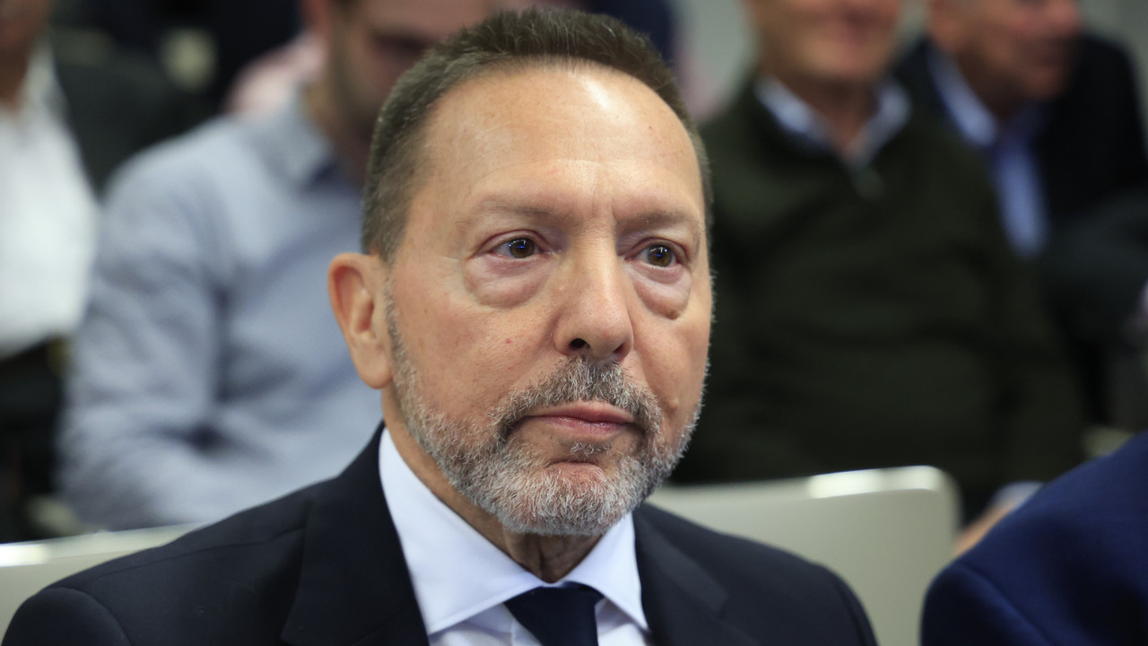 Στουρνάρας στο Bloomberg: Υπέρ της παύσης μείωσης επιτοκίων της ΕΚΤ Στουρνάρας στο Bloomberg: Υπέρ της παύσης μείωσης επιτοκίων της ΕΚΤ