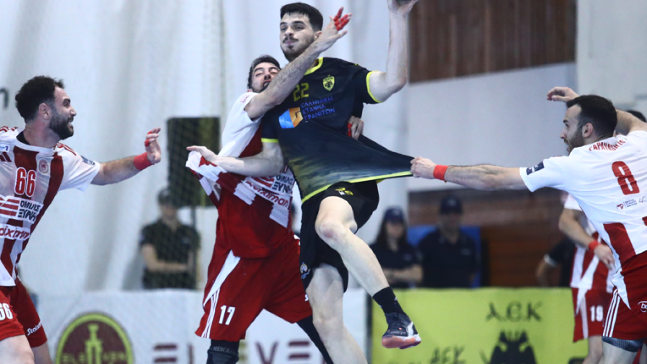 Τελικοί Χάντμπολ: Η ΑΕΚ 36-30 τον Ολυμπιακό Τελικοί Χάντμπολ: Η ΑΕΚ 36-30 τον Ολυμπιακό