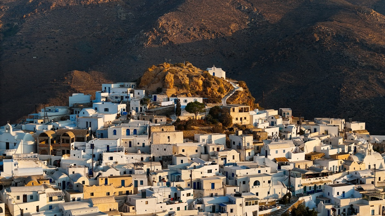 Happy Traveller στην Ανάφη: Κυριακή 29 Ιουνίου στις 16.45 στον ΣΚΑΪ - Δείτε το trailer