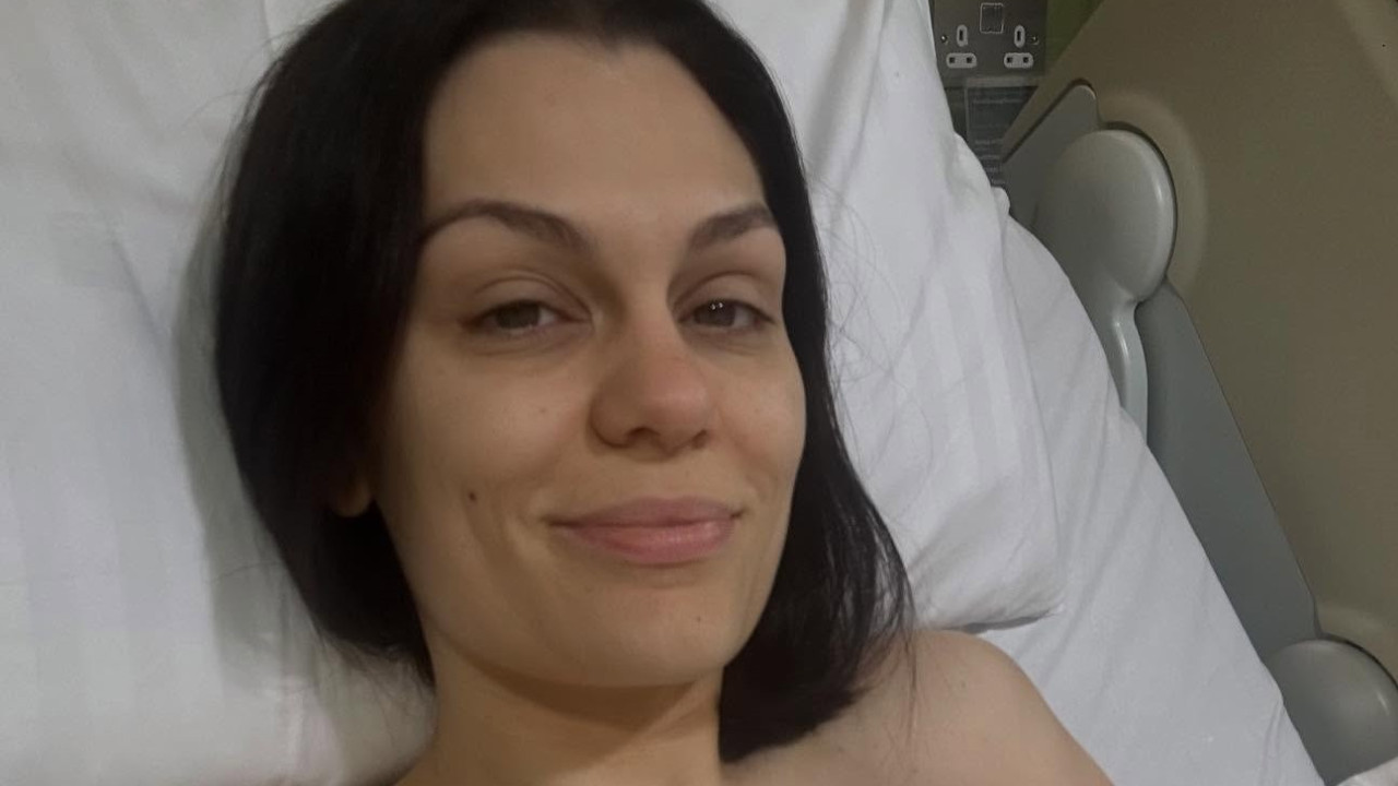 Jessie J: Το σπαρακτικό βίντεο και οι φωτογραφίες που «ανέβασε» πριν από το χειρουργείο για τον καρκίνο του μαστού