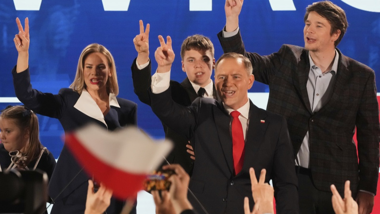 «Make Poland Great Again»: Ο εθνικιστής Ναβρότσκι έρχεται, οι βεβαιότητες των Ευρωπαίων φεύγουν