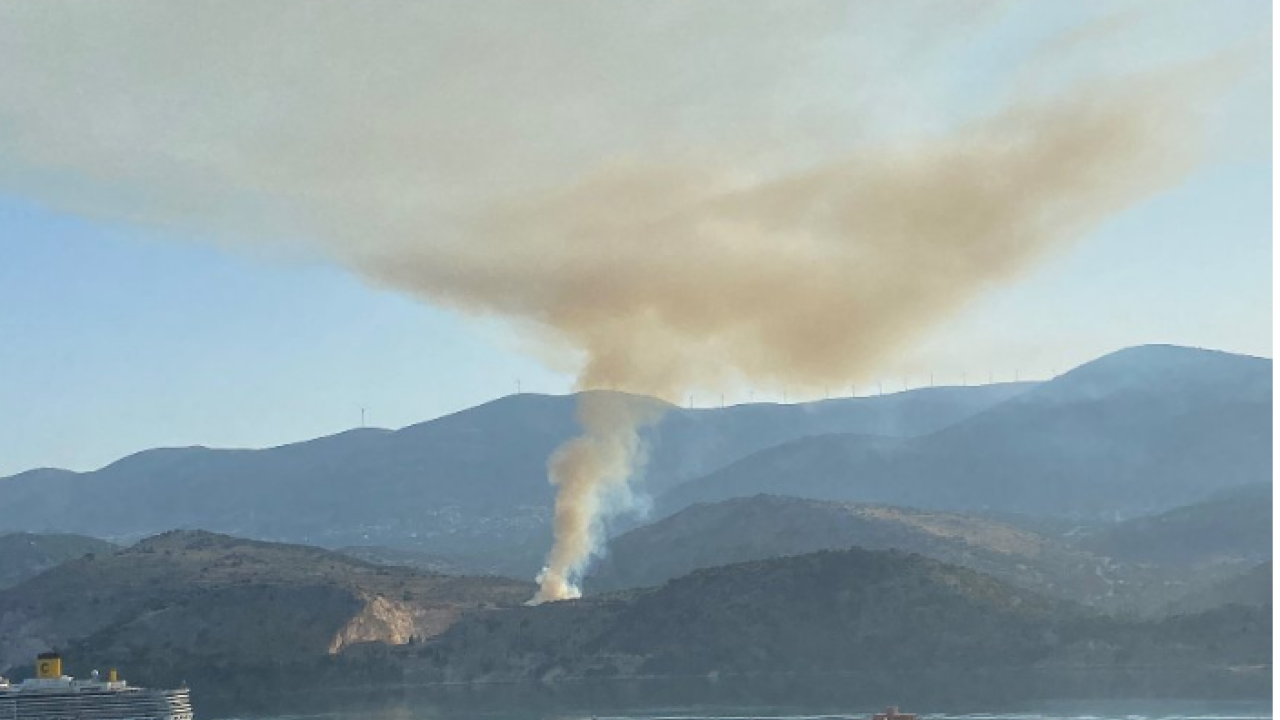 Φωτιά σε χώρο απορριμμάτων στην Κεφαλονιά – Μήνυμα από το 112 για καπνούς
