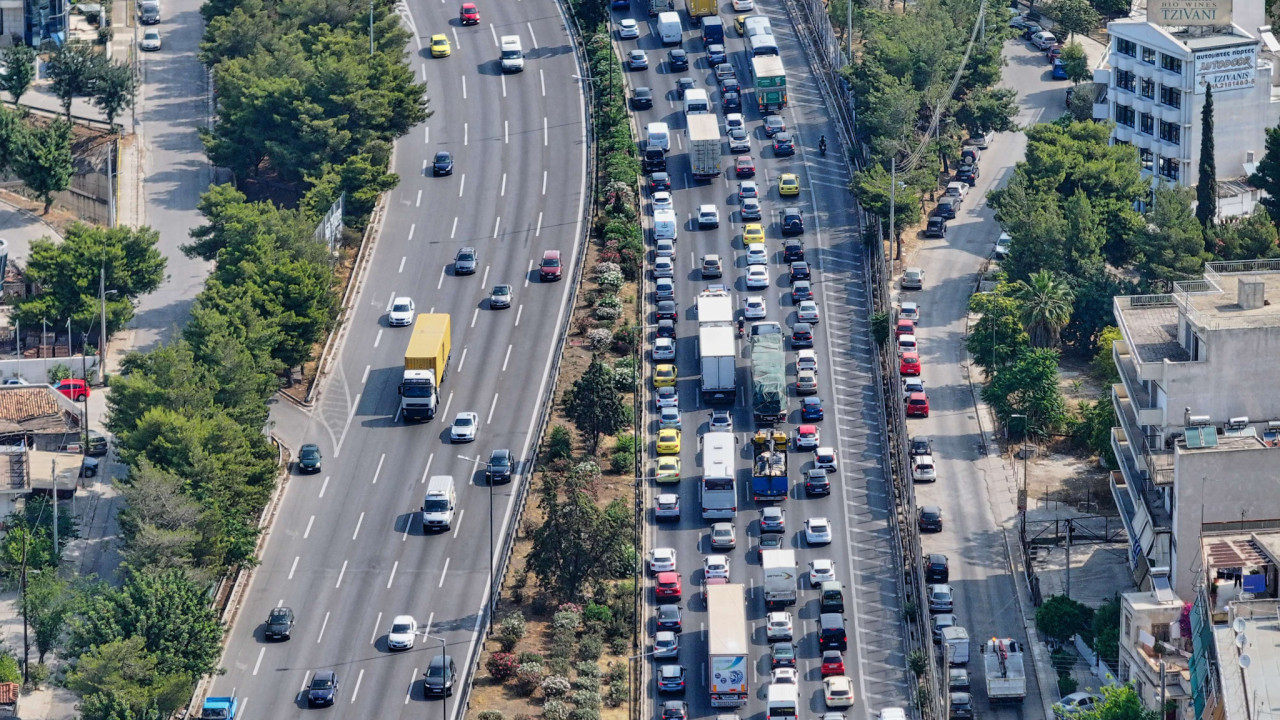 Έξοδος Αγίου Πνεύματος: Πάνω από 155.000 οχήματα βγήκαν από την Αττική