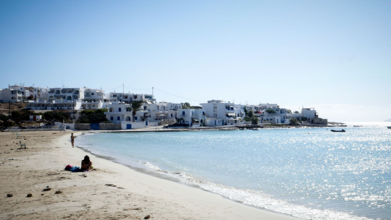 Βρετανικά ΜΜΕ αποθεώνουν τις Μικρές Κυκλάδες