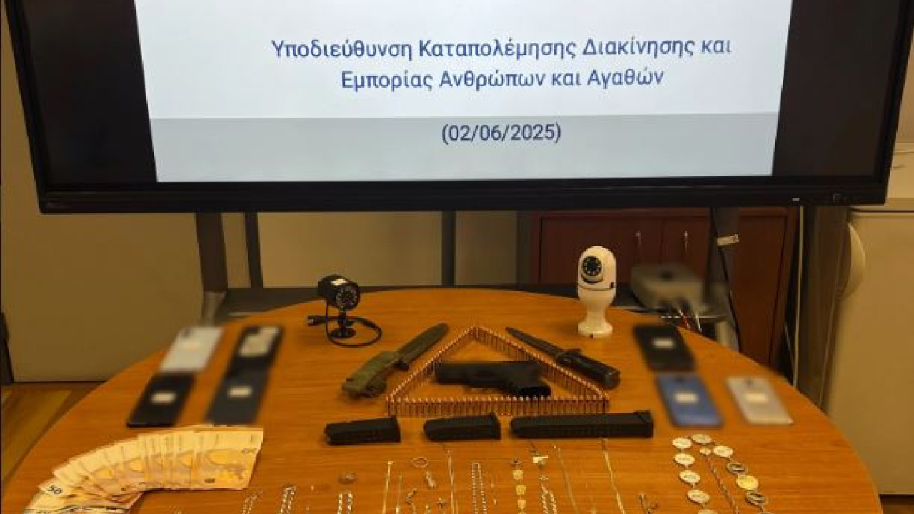 Επιχείρηση της ΕΛ.ΑΣ. στα Μέγαρα: Βρήκαν όπλα – Συνελήφθη 23χρονη