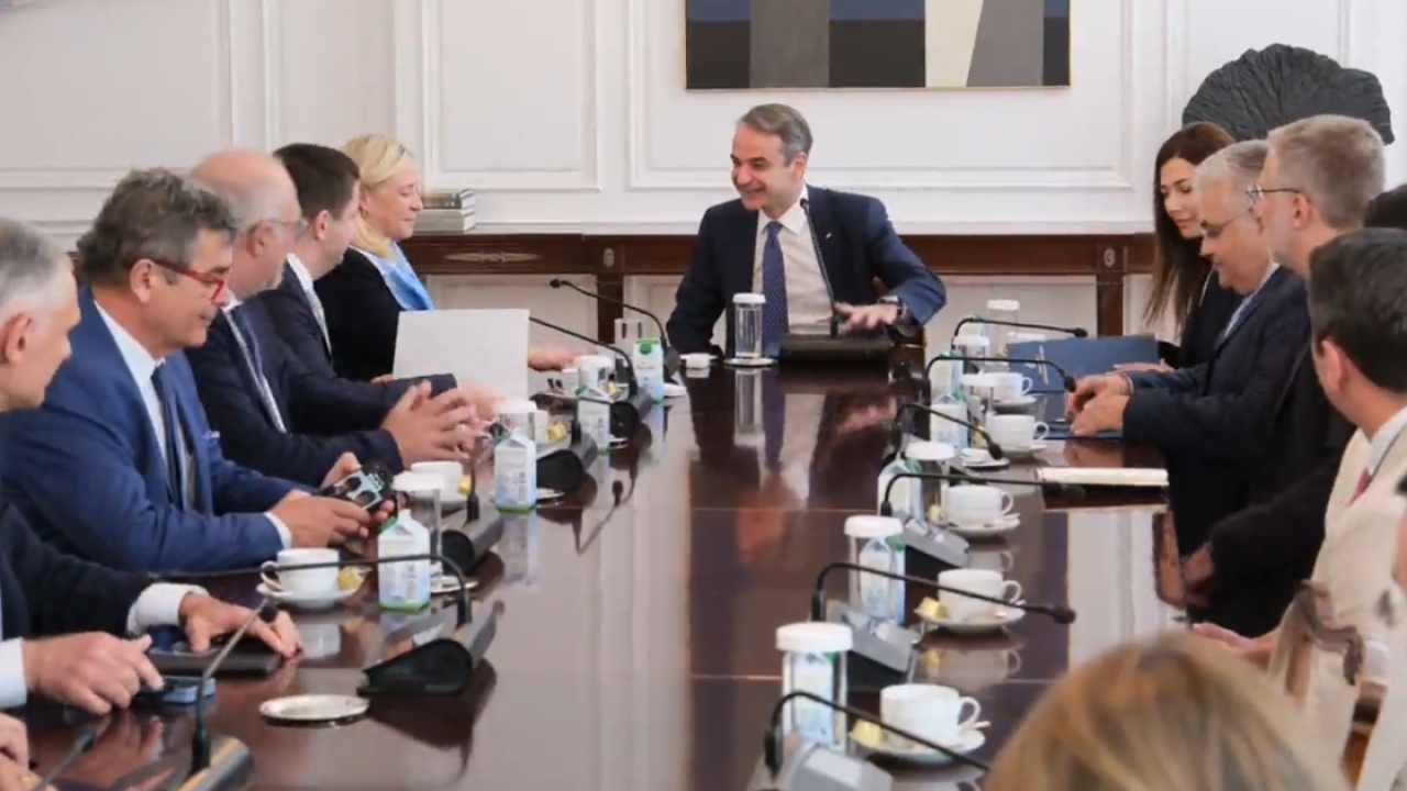 Μητσοτάκης: Συνάντηση με την πρόεδρο του Yale και τον Πρύτανη του ΕΚΠΑ
