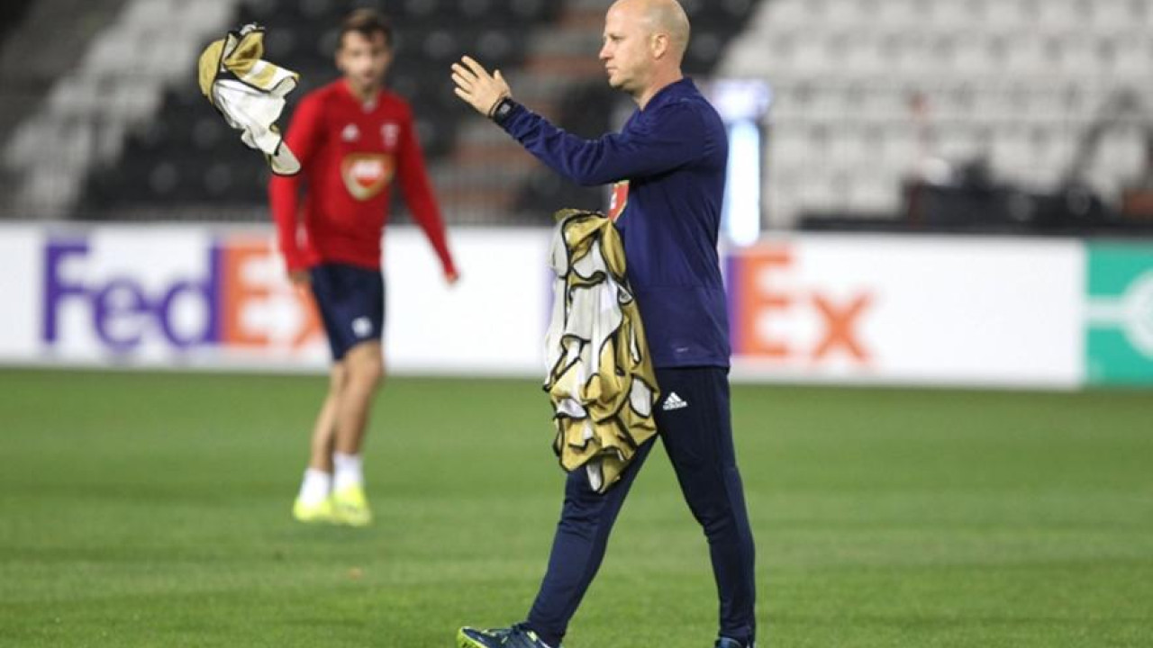 AEK: Στην Αθήνα ο Νίκολιτς – Άμεσα οι ανακοινώσεις AEK: Στην Αθήνα ο Νίκολιτς – Άμεσα οι ανακοινώσεις
