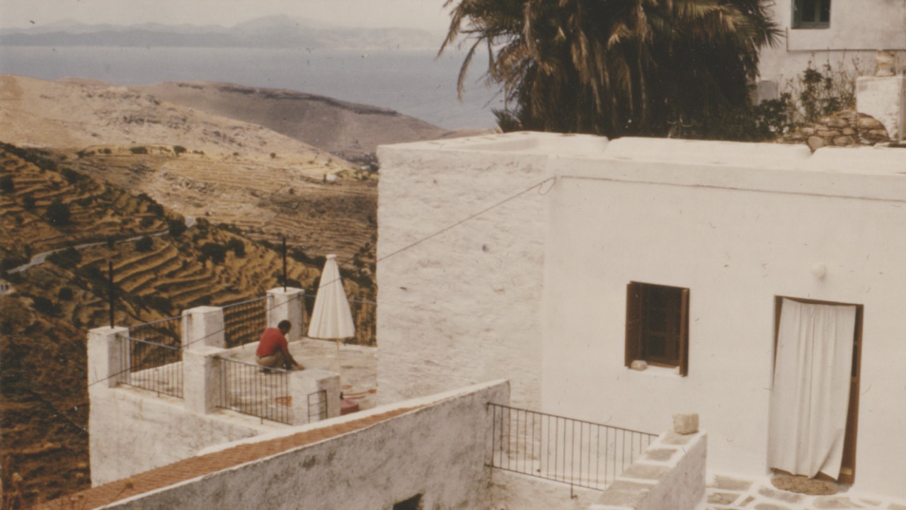 Στο σπίτι του Αλέκου Φασιανού στην Κέα