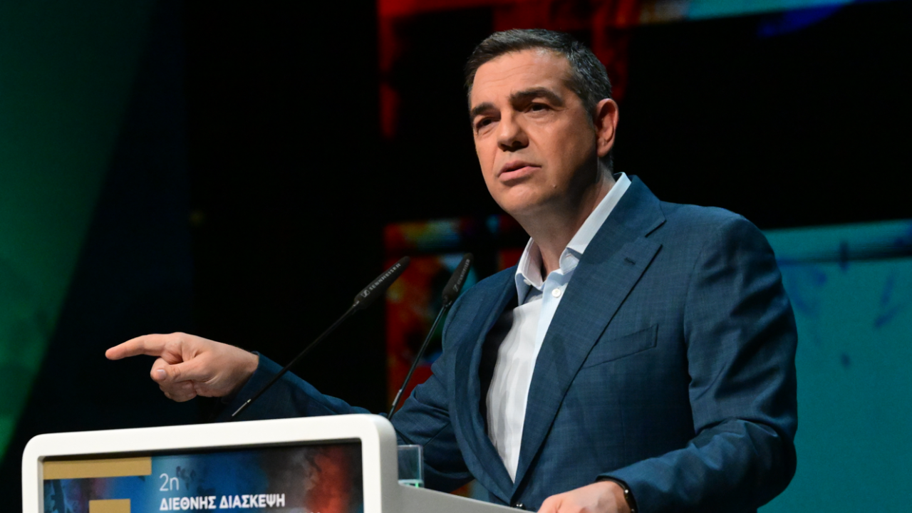 Νέο «σήμα» του Αλέξη Τσίπρα για τη δημιουργία νέου φορέα Νέο «σήμα» του Αλέξη Τσίπρα για τη δημιουργία νέου φορέα