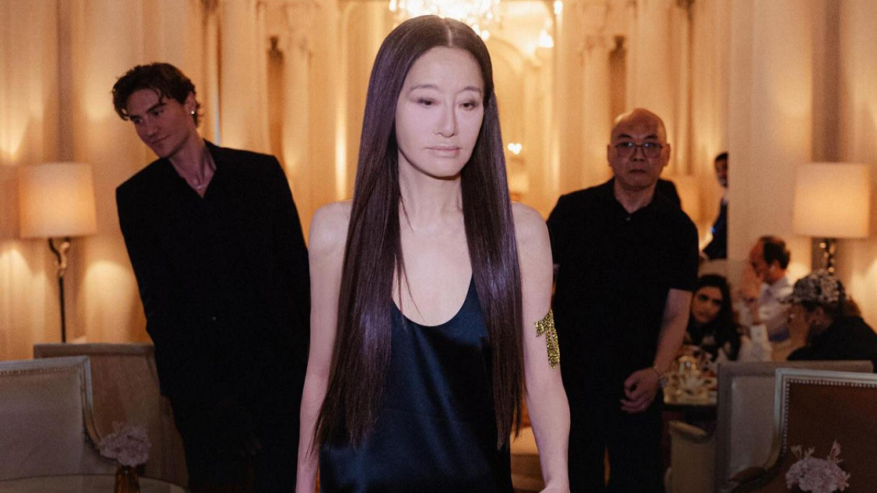 H Vera Wang έκλεισε τα 76 και δείχνει maximum 45
