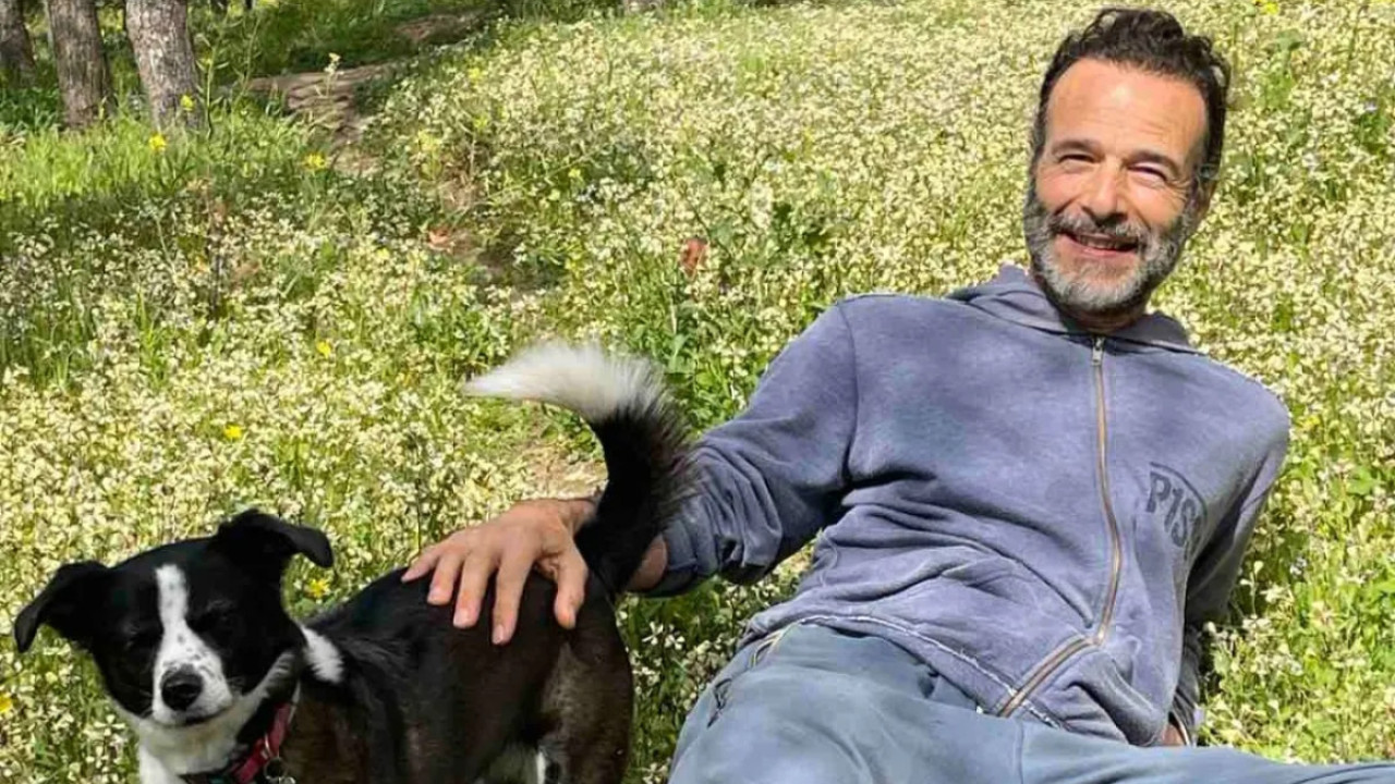 Θανάσης Ευθυμιάδης: Δίνει τη «φυσική θεραπεία» στις κακές ειδήσεις για να κοιμάσαι καλύτερα το βράδυ