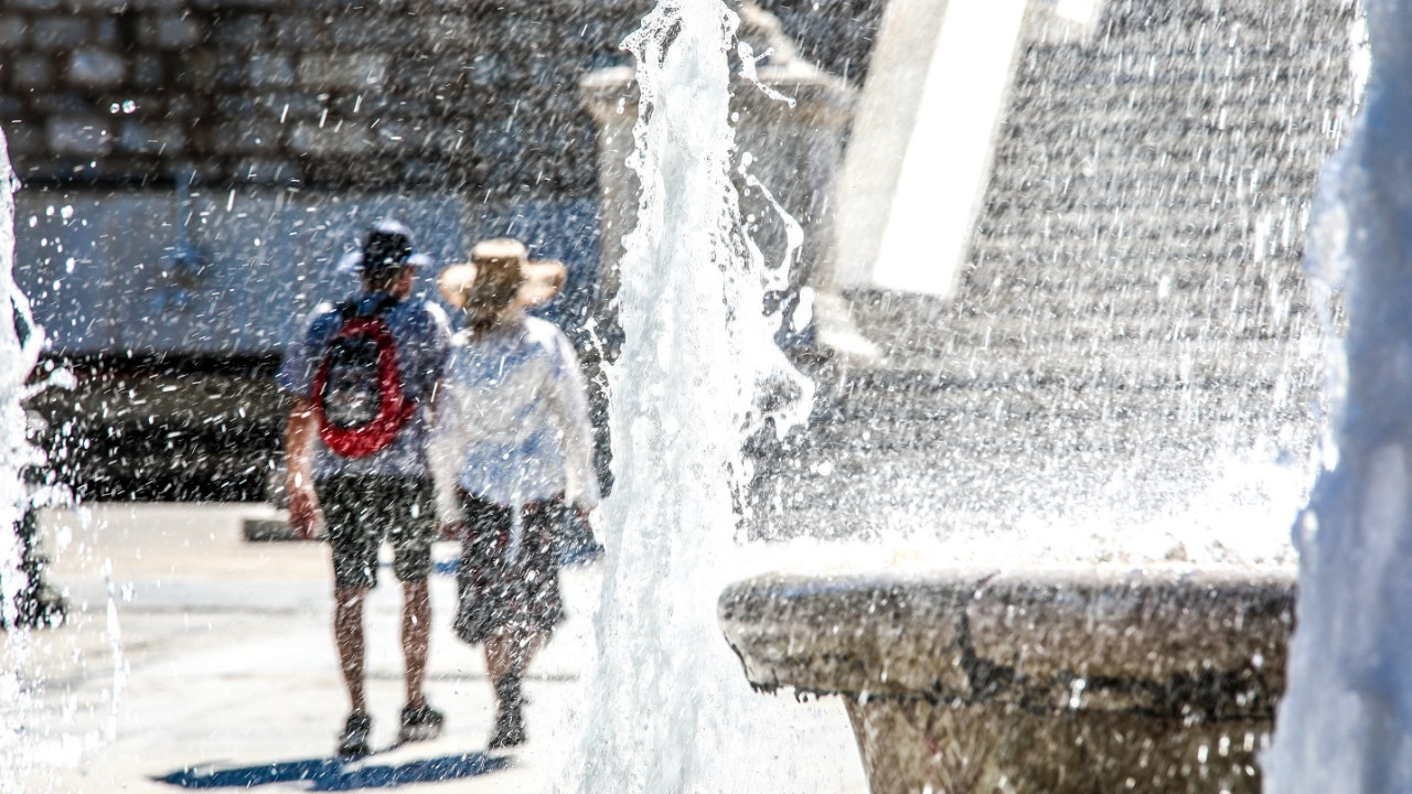 Καύσωνας: Στους 40 °C έφτασε η θερμοκρασία σήμερα Καύσωνας: Στους 40 °C έφτασε η θερμοκρασία σήμερα