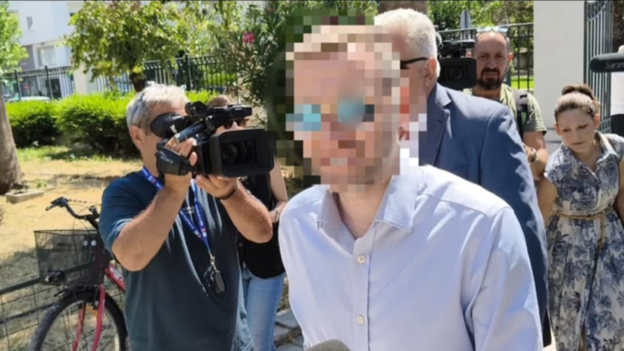 Στο Αυτόφωρο ο δημοσιογράφος που κατηγορείται για εκβιασμό της Μακρή - Τι είπε η βουλευτής (Βίντεο)