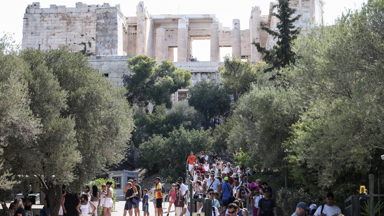 Κλειστός 13:00-17:00 ο αρχαιολογικός χώρος της Ακρόπολης λόγω ζέστης Κλειστός 13:00-17:00 ο αρχαιολογικός χώρος της Ακρόπολης λόγω ζέστης