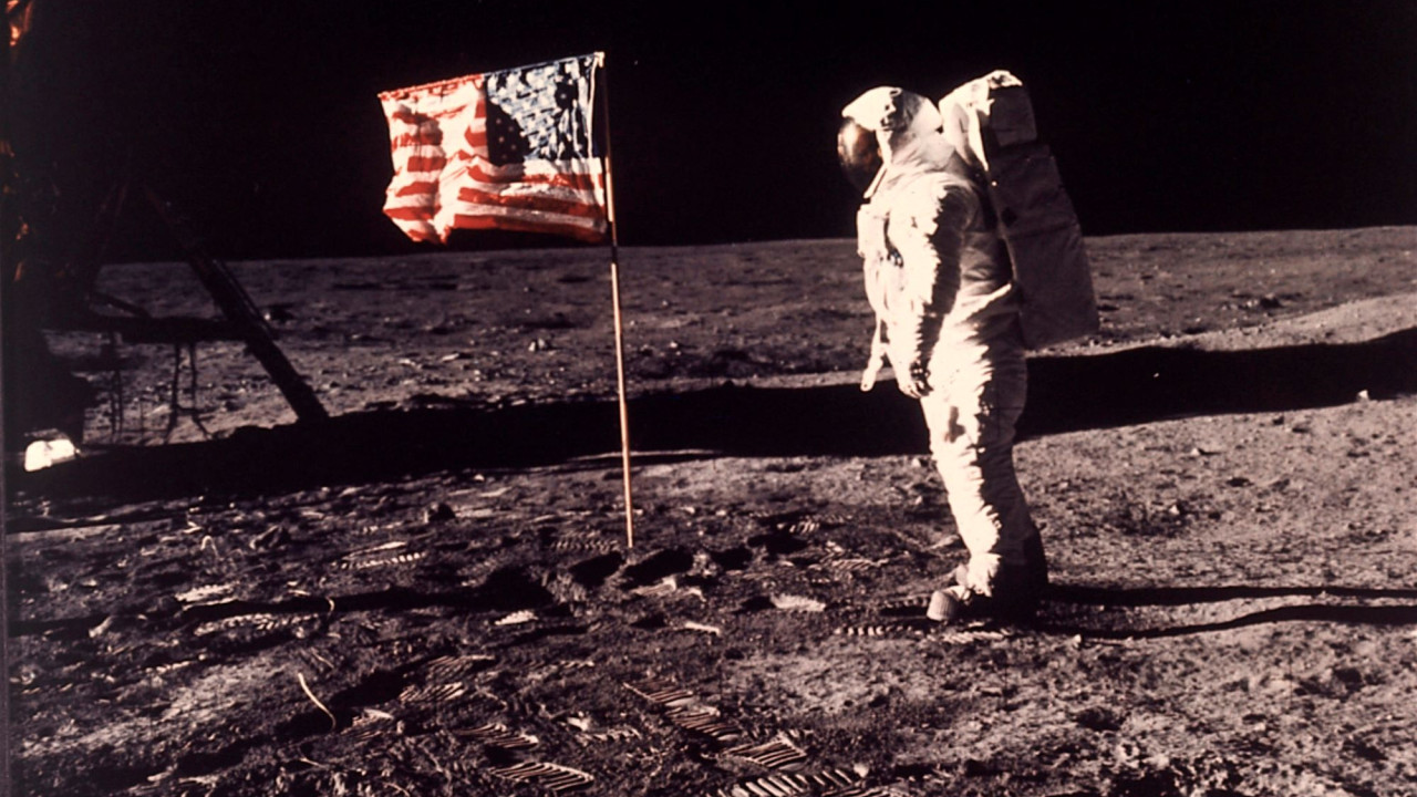 Apollo 11 – Ξανά στο προσκήνιο η θεωρία ότι δεν πήγαμε ποτέ στο φεγγάρι
