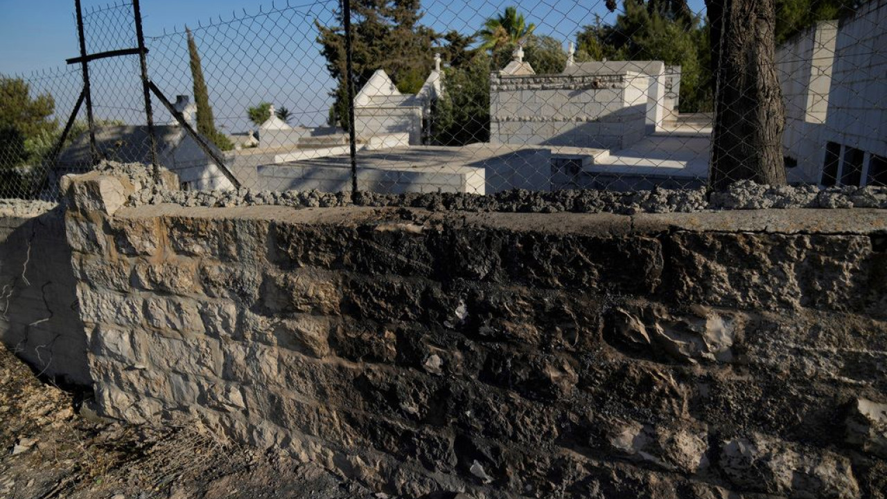 Iσραηλινοί έποικοι επιτέθηκαν σε χριστιανικό χωριό στη Δυτική Οχθη - Βίντεο, φωτογραφίες