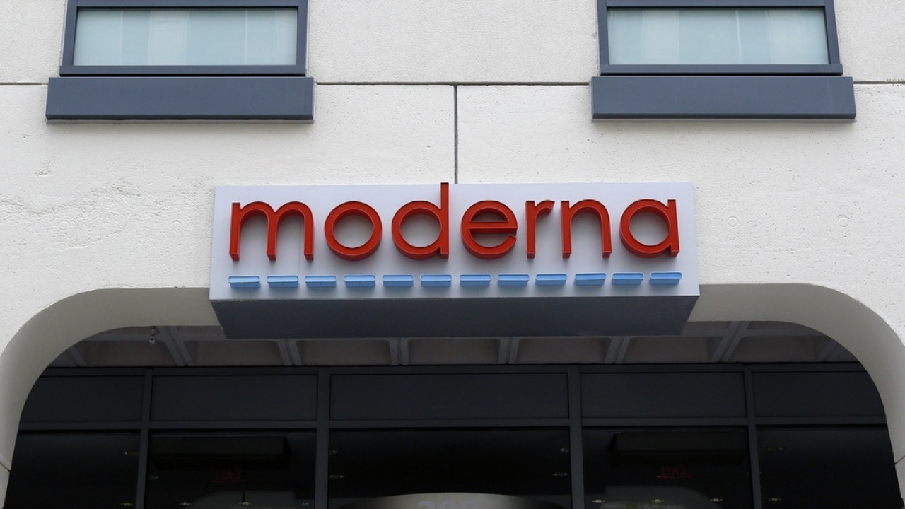Η Moderna σχεδιάζει να απολύσει το 10% του εργατικού δυναμικού για να μειώσει το κόστος