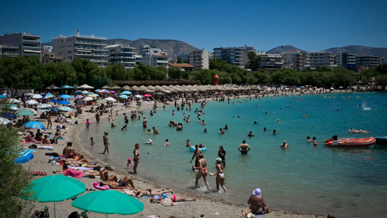 Καύσωνας προ των πυλών: Η πρόγνωση της ΕΜΥ Καύσωνας προ των πυλών: Η πρόγνωση της ΕΜΥ