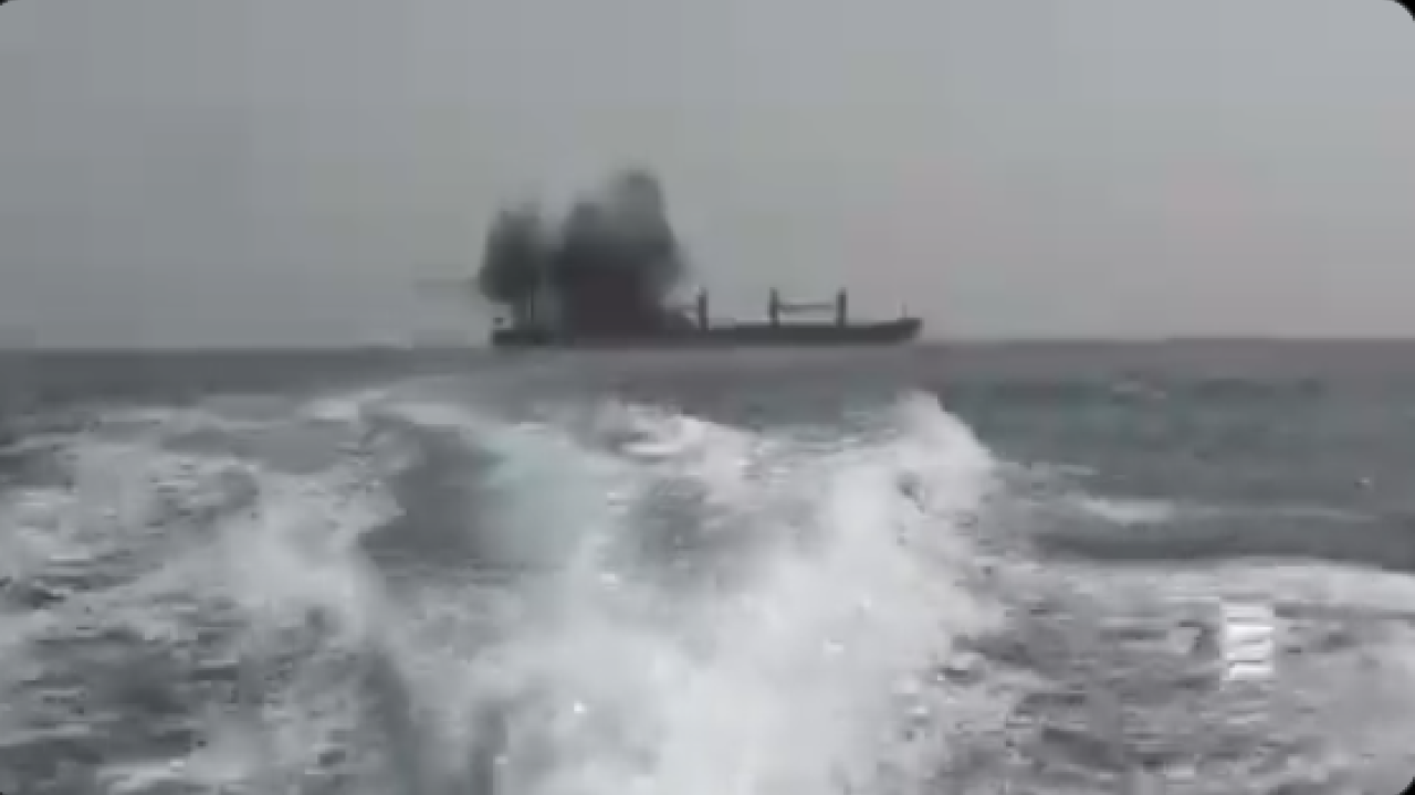 Βίντεο των Χούθι από τη στιγμή που χτυπούν το ελληνόκτητο πλοίο Magic Seas