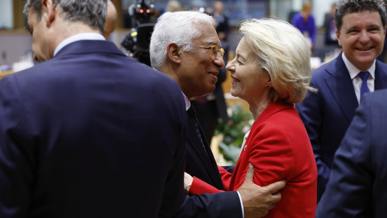 Στο Πεκίνο Ούρσουλα φον ντερ Λάιεν και Αντόνιο Κόστα Στο Πεκίνο Ούρσουλα φον ντερ Λάιεν και Αντόνιο Κόστα