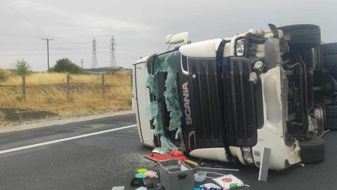 Κοζάνη: Ανατροπή νταλίκας στην Εγνατία οδό, στο ρεύμα προς Θεσσαλονίκη