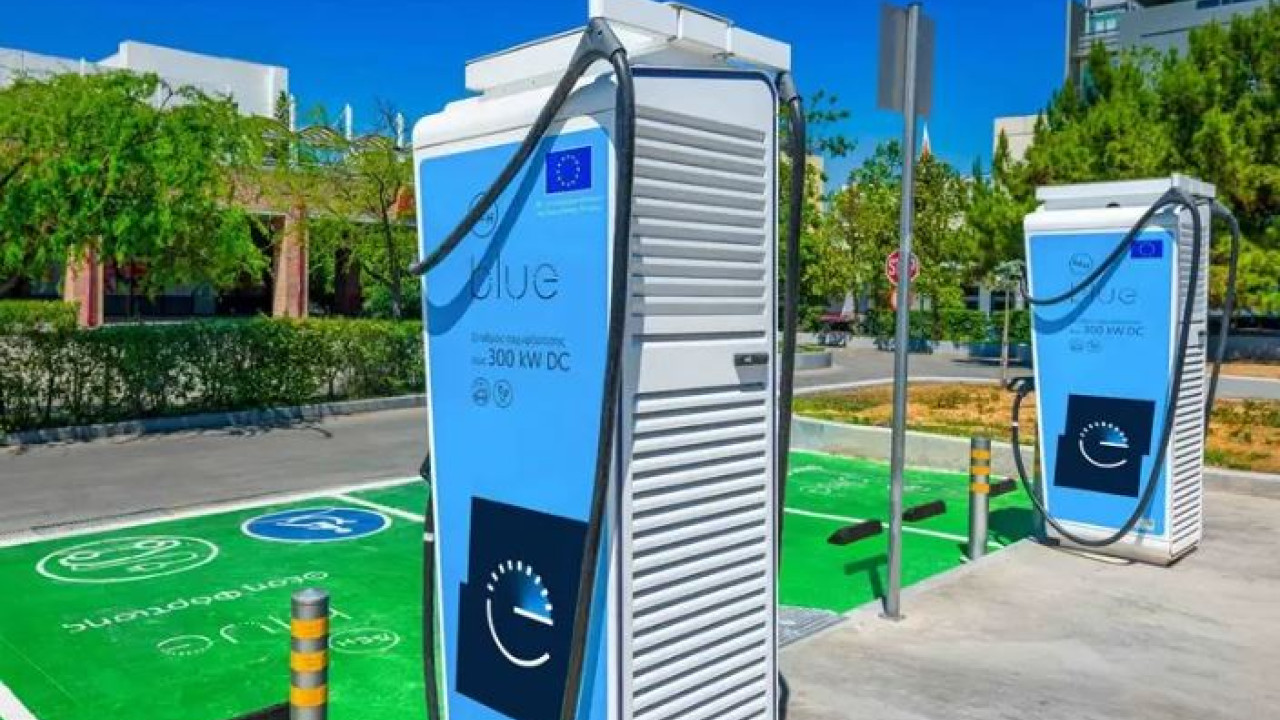 Τέσσερα χρόνια ΔΕΗ blue: 2.800 σημεία φόρτισης σε πάνω από 770 τοποθεσίες
