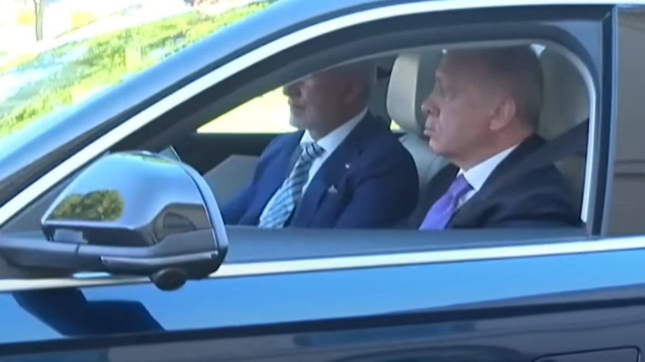 Το test drive του Ερντογάν στο νέο μοντέλο τουρκικού ηλεκτρικού αυτοκινήτου - Δείτε βίντεο