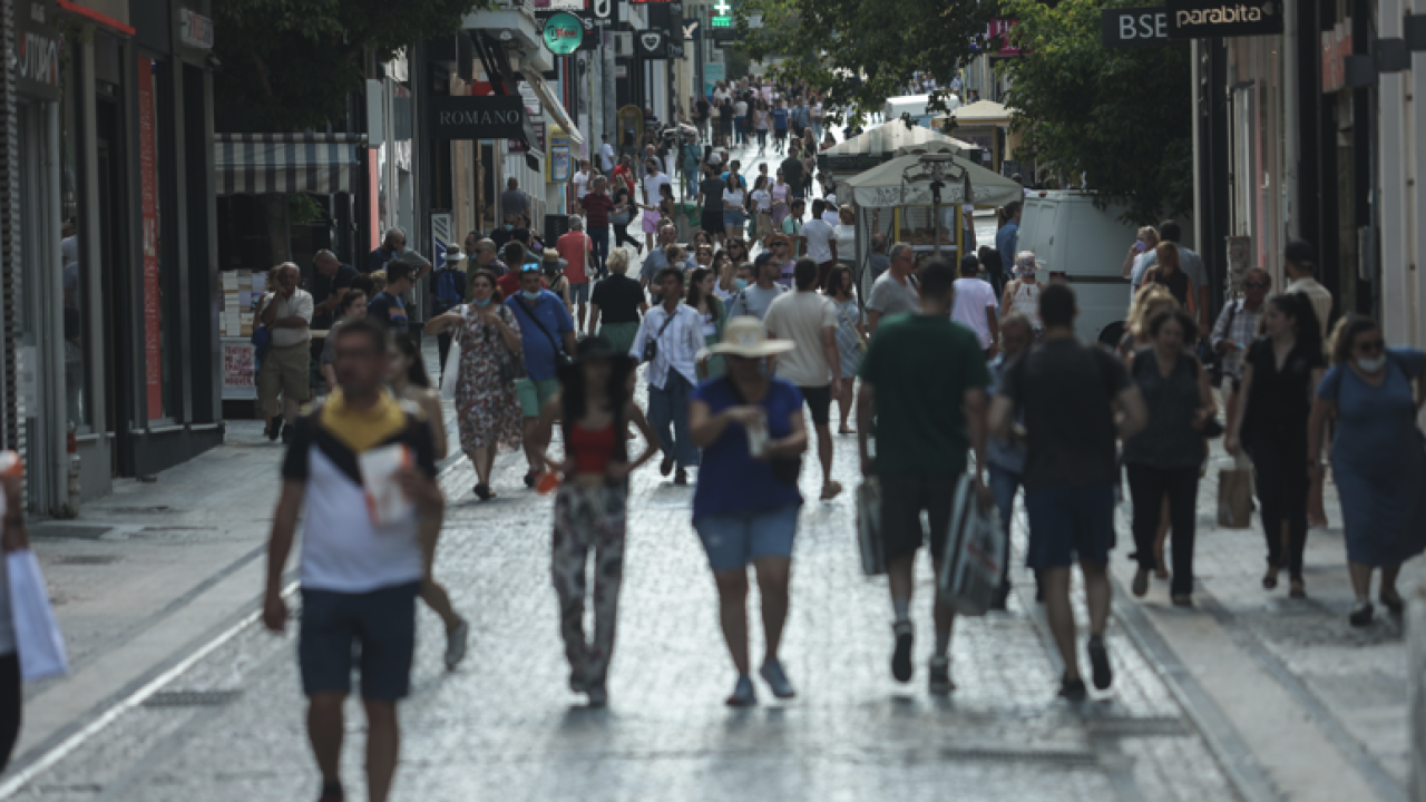 Εκπτώσεις: Κυριακή με ανοιχτά μαγαζιά – Μεγάλη προσέλευση Εκπτώσεις: Κυριακή με ανοιχτά μαγαζιά – Μεγάλη προσέλευση