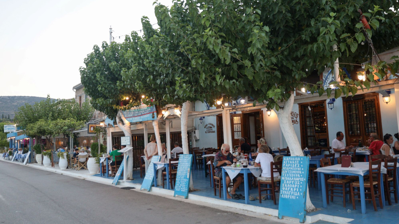 Ερευνα για την ακρίβεια: Κόβουν από παντού οι Ελληνες για να τα βγάλουν πέρα