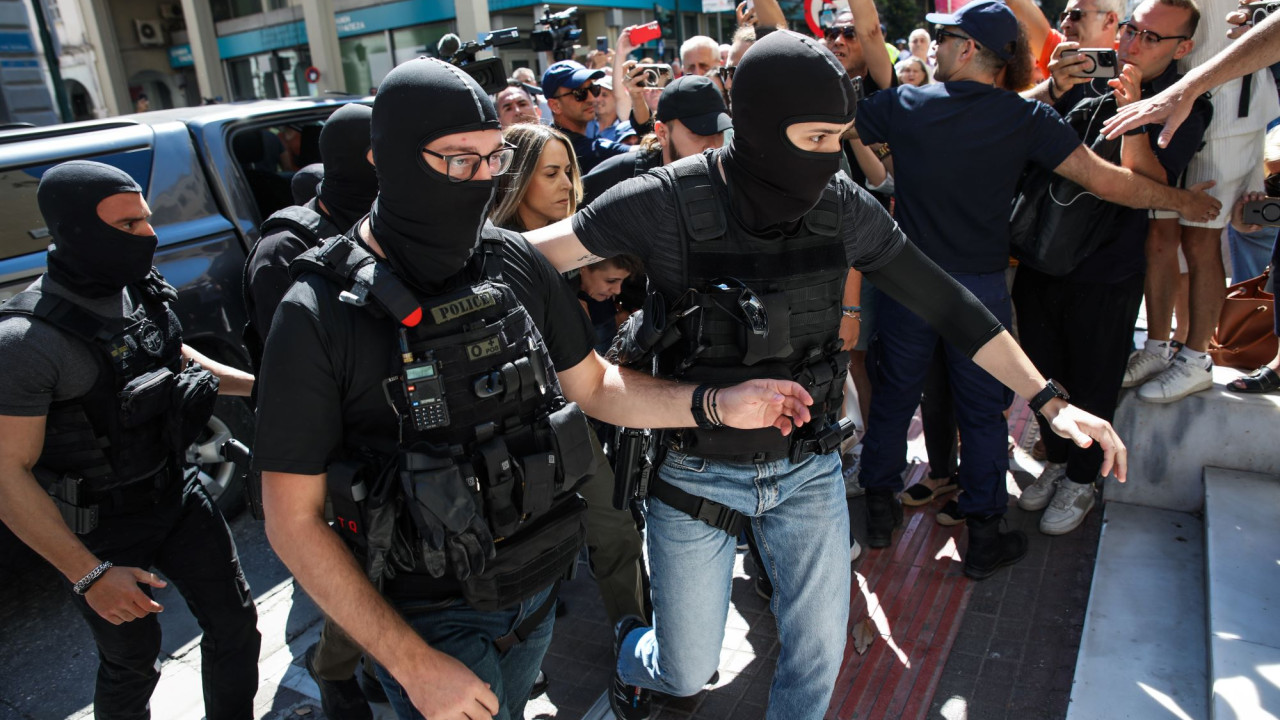 Ειρήνη Μουρτζούκου: Στον Κορυδαλλό οδηγείται σήμερα η 25χρονη – Οι υπόνοιες που αφήνει για τη μητέρα του Παναγιωτάκη Ειρήνη Μουρτζούκου: Στον Κορυδαλλό οδηγείται σήμερα η 25χρονη – Οι υπόνοιες που αφήνει για τη μητέρα του Παναγιωτάκη