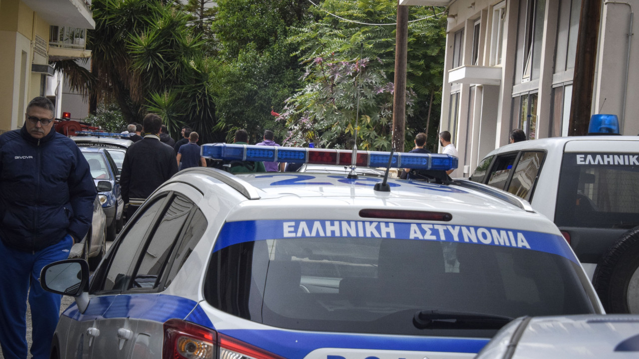 Λήξη συναγερμού στο Γαλάτσι: Παραδόθηκε ο άνδρας που ήταν ταμπουρωμένος και απειλούσε να αυτοκτονήσει