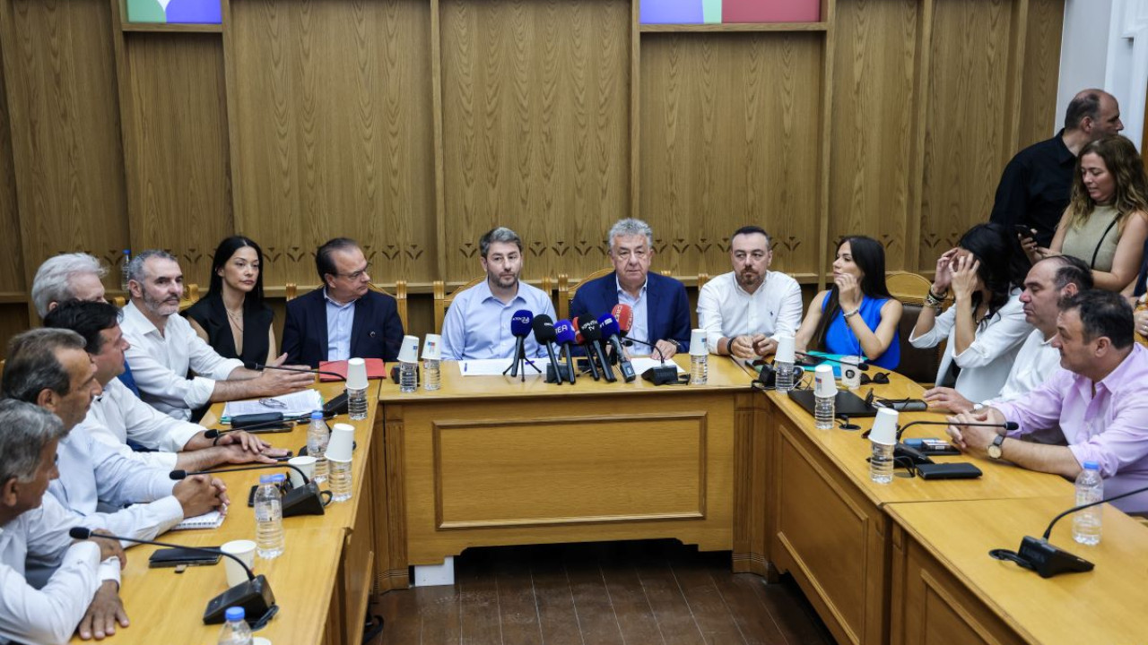 Μεταναστευτικό: Χώρο προσωρινής παραμονής και όχι κλειστή δομή κράτησης θέλουν οι δήμαρχοι Κρήτης