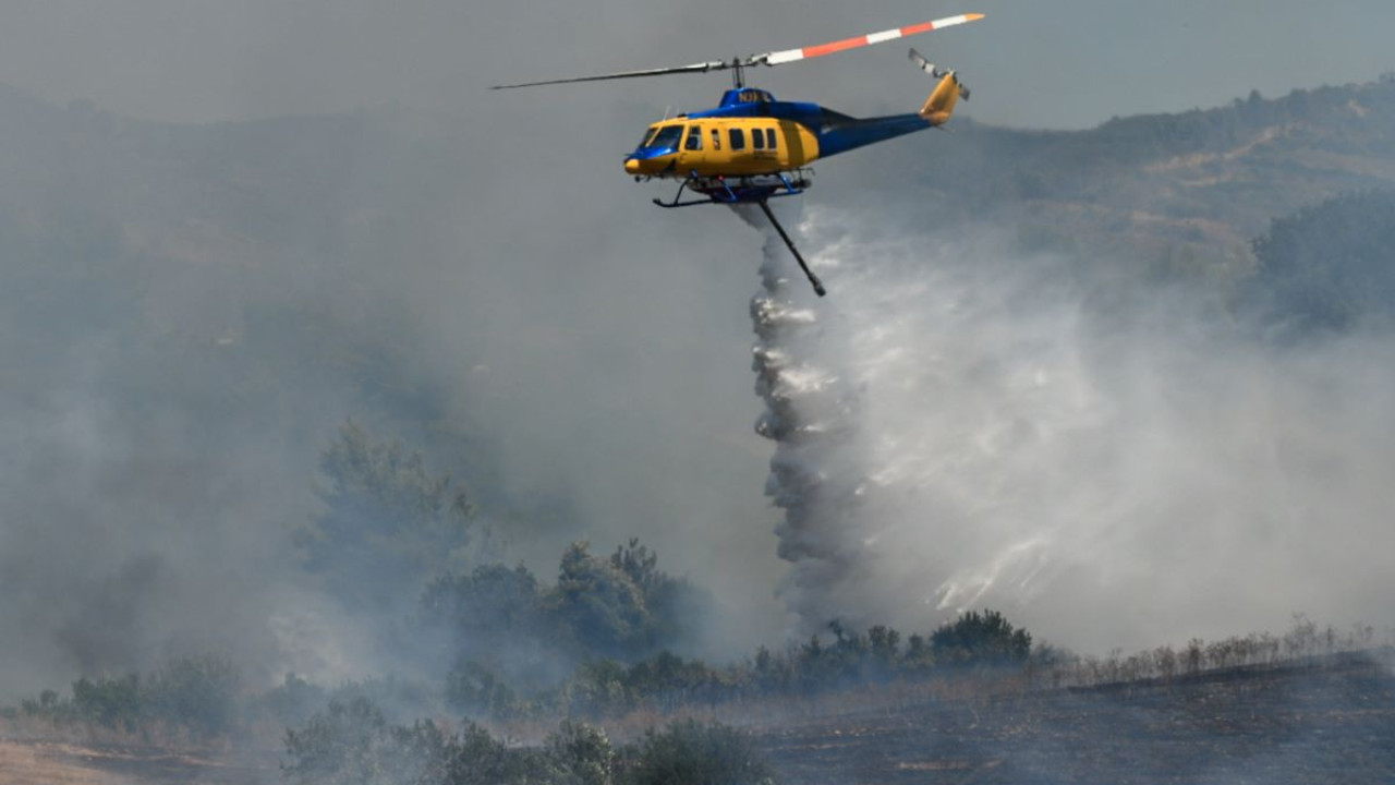Σε εξέλιξη η φωτια στην Εύβοια: Ολονύχτια μάχη με τις φλόγες