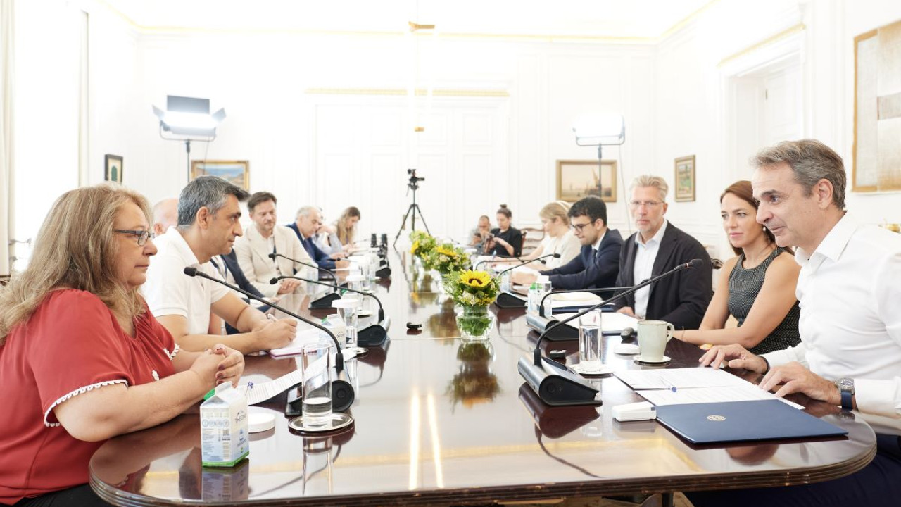 Συνάντηση Μητσοτάκη με εκπροσώπους της αναπηρικής κοινότητας