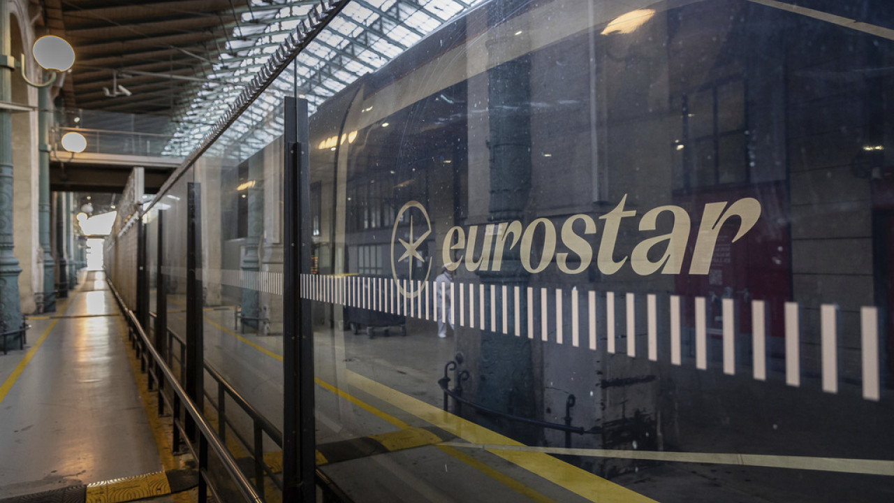 Eurostar: Οδύσσεια… για 800 επιβάτες – «Κόλλησαν» στο Πα ντε Καλαί για 9 ώρες