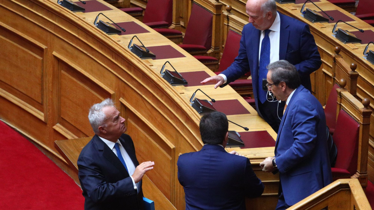 Γιώργος Φλωρίδης: Την αποπομπή του υπουργού Δικαιοσύνης ζητούν τα κόμματα της αντιπολίτευσης Γιώργος Φλωρίδης: Την αποπομπή του υπουργού Δικαιοσύνης ζητούν τα κόμματα της αντιπολίτευσης