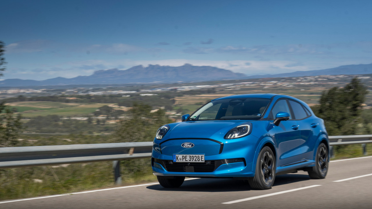 Ford Puma Gen-E: Απαράμιλλες επιδόσεις και αυτονομία έως 523 km για απροβλημάτιστες μετακινήσεις εντός και εκτός πόλης