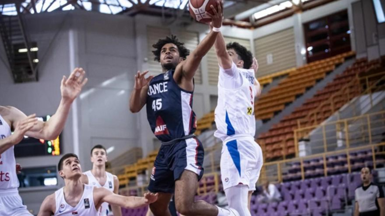 Eurobasket U20: Η Γαλλία σήκωσε το κύπελλο, κυριάρχησε με 73-62 της Σερβίας Eurobasket U20: Η Γαλλία σήκωσε το κύπελλο, κυριάρχησε με 73-62 της Σερβίας