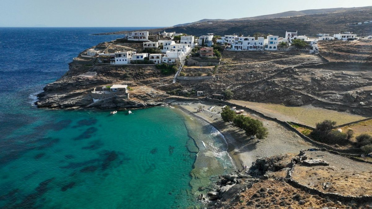 Happy Traveller στην Κύθνο: Κυριακή 27 Ιουλίου στις 16.50, στον ΣΚΑΪ - Δείτε το trailer