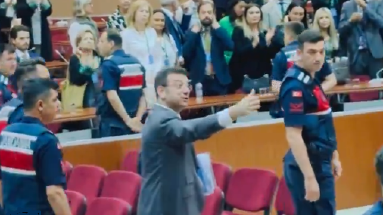 Τουρκία: Ποινή φυλάκισης ενός έτους και οκτώ μηνών στον Εκρέμ Ιμάμογλου - Του επιτρέπεται η πολιτική δράση