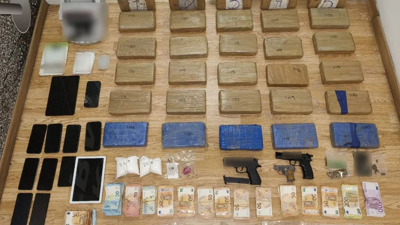 Διακίνηση κοκαΐνης από τη Λατινική Αμερική μέσω Πειραιά: Ο συντονιστής και οι εργολάβοι Διακίνηση κοκαΐνης από τη Λατινική Αμερική μέσω Πειραιά: Ο συντονιστής και οι εργολάβοι