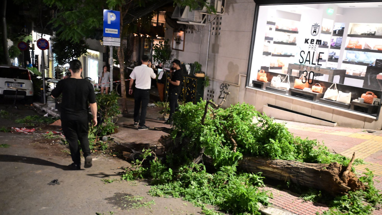 Πανικός στο Κολωνάκι: Το χρονικό του ατυχήματος - Τι λένε τραυματίες και μάρτυρες - (Βίντεο, φωτογραφίες)
