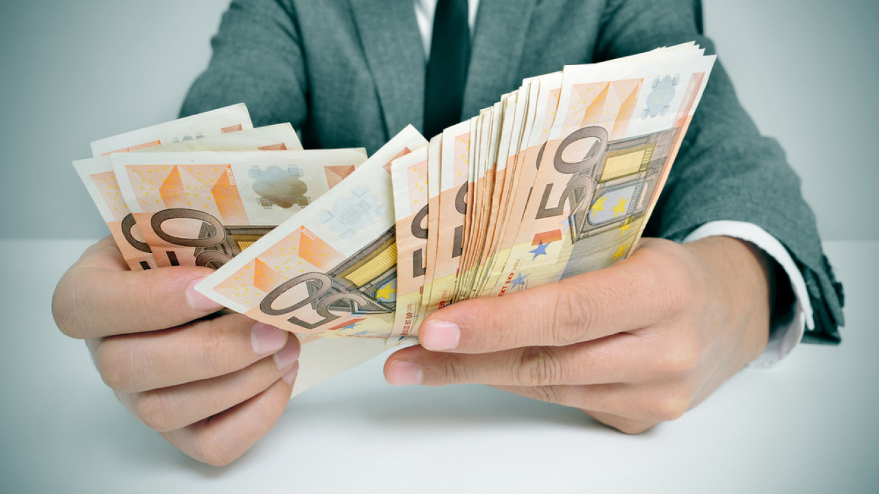 Πανζουρλισμός για τα 750 ευρώ Πανζουρλισμός για τα 750 ευρώ