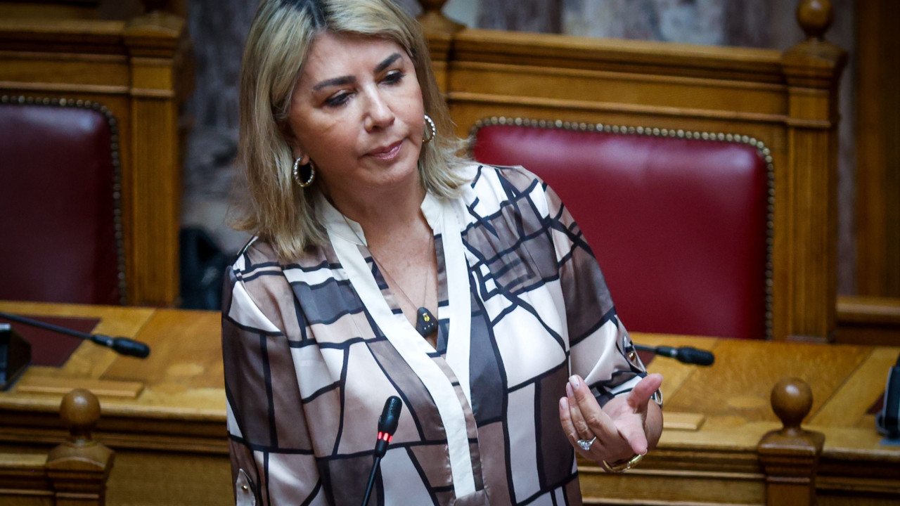 Βόλος: Τη Δευτέρα δικάζεται στο Αυτόφωρο ο δημοσιογράφος που φέρεται να εκβίαζε τη Ζέττα Μακρή Βόλος: Τη Δευτέρα δικάζεται στο Αυτόφωρο ο δημοσιογράφος που φέρεται να εκβίαζε τη Ζέττα Μακρή
