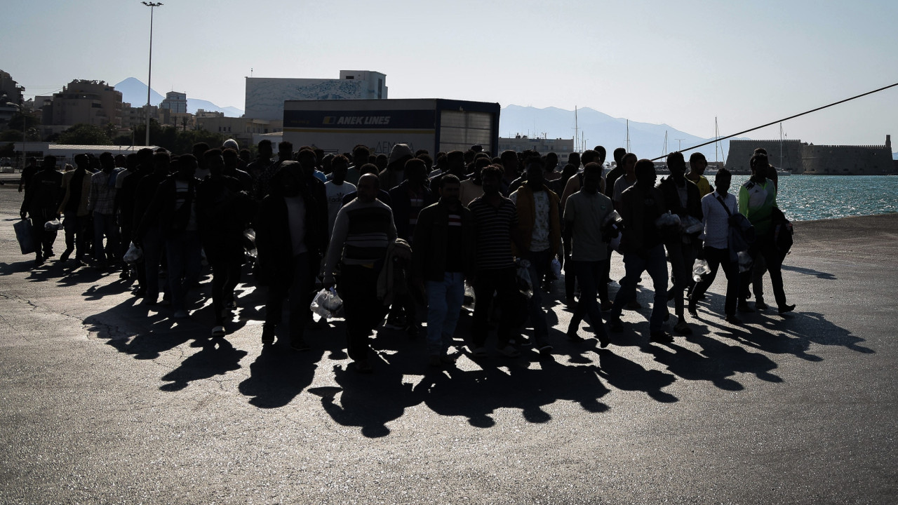 Κρήτη: Ακόμα 54 μετανάστες εντοπίστηκαν στην Τρυπητή Κρήτη: Ακόμα 54 μετανάστες εντοπίστηκαν στην Τρυπητή