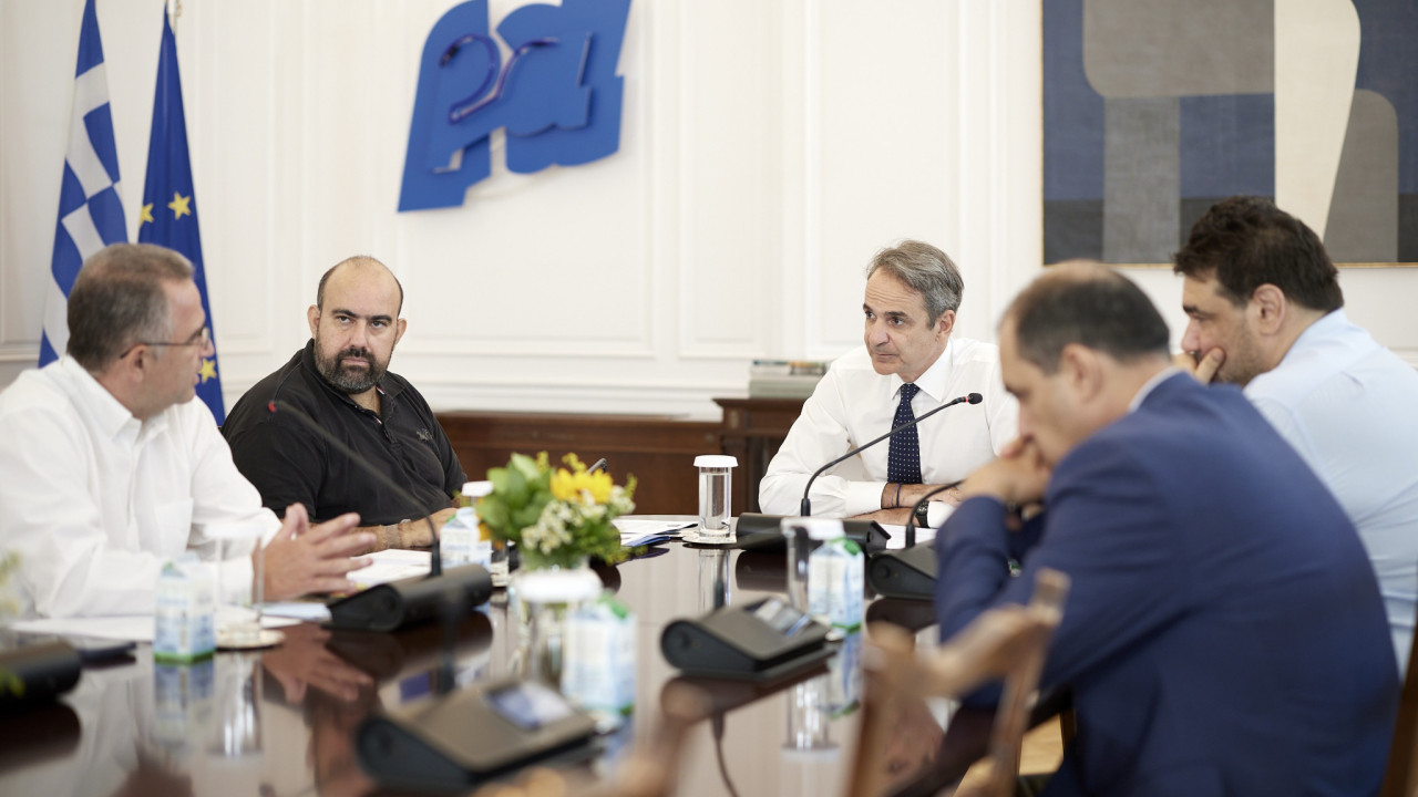 Συνάντηση Κ. Μητσοτάκη με τον Δήμαρχο Κυθήρων Συνάντηση Κ. Μητσοτάκη με τον Δήμαρχο Κυθήρων
